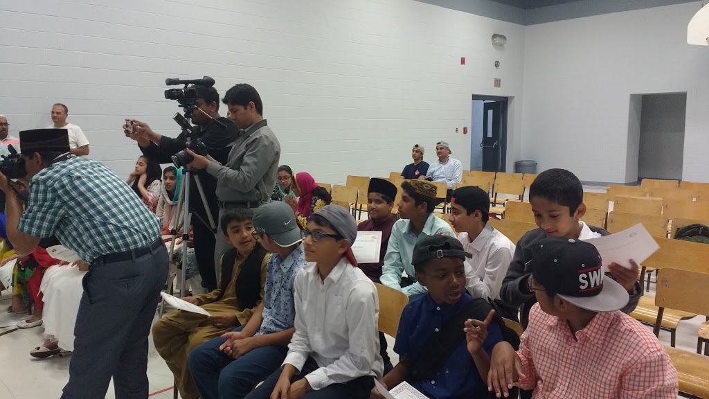 Baitun Naseer Mosque | 2620 Market St, Cumberland, ON K4C 1A3, Canada | Phone: (613) 573-1700