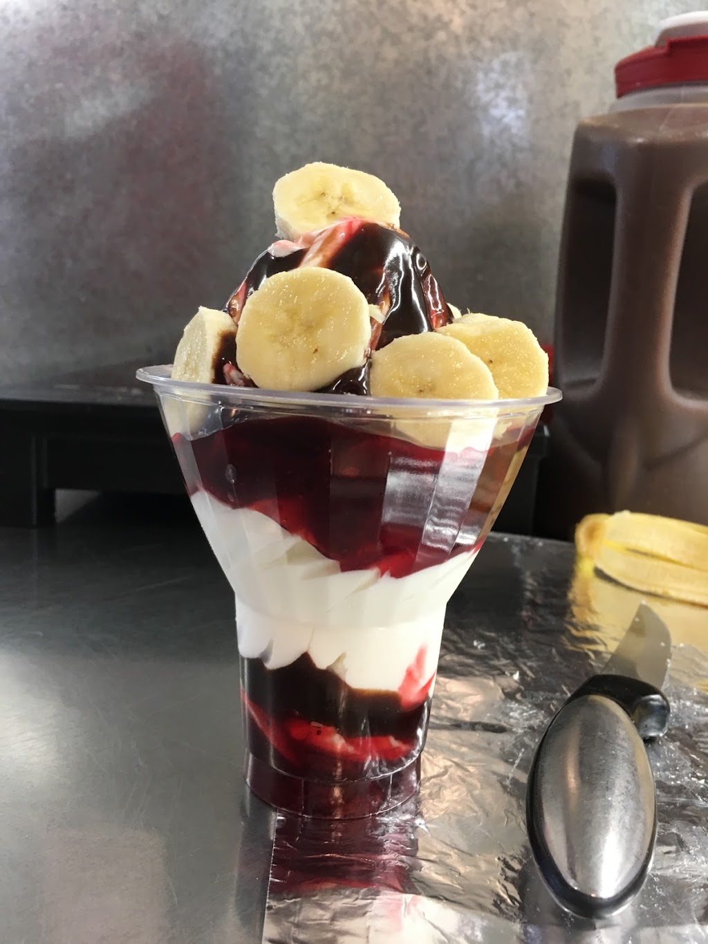 Greg Nadins Burger Shack | Highway 244 &, Hwy 3, Manitou, MB R0G 1G0, Canada | Phone: (204) 242-2778