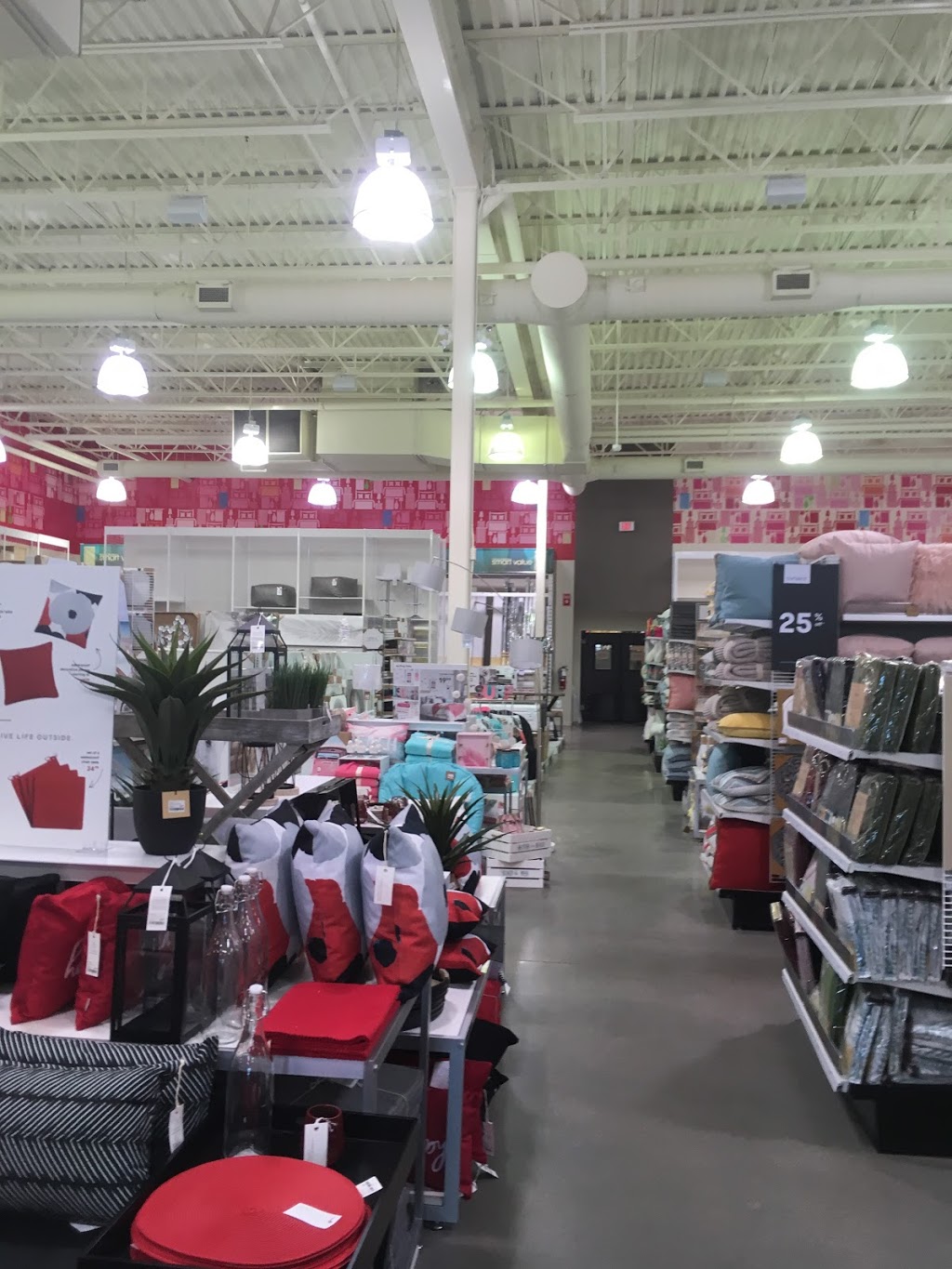 Bouclair Home | 100 Trainyards Dr #02, Ottawa, ON K1G 3S2, Canada | Phone: (613) 241-1517