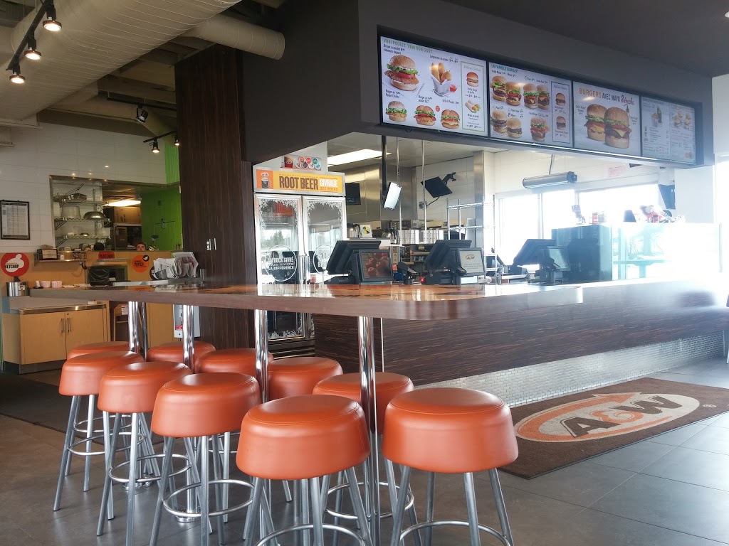 A&W | 24 Rue Saint-Jacques, Sherbrooke, QC J1R 0T2, Canada | Phone: (819) 933-1200
