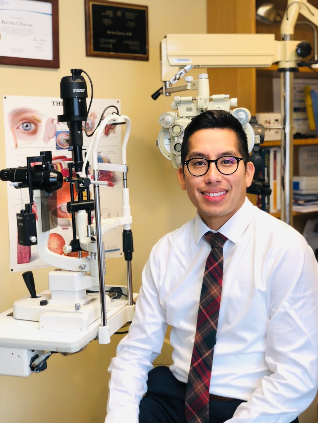 Dr. Kevin Chavez | 680 Montreal Rd, Ottawa, ON K1K 0T3, Canada | Phone: (613) 745-7844