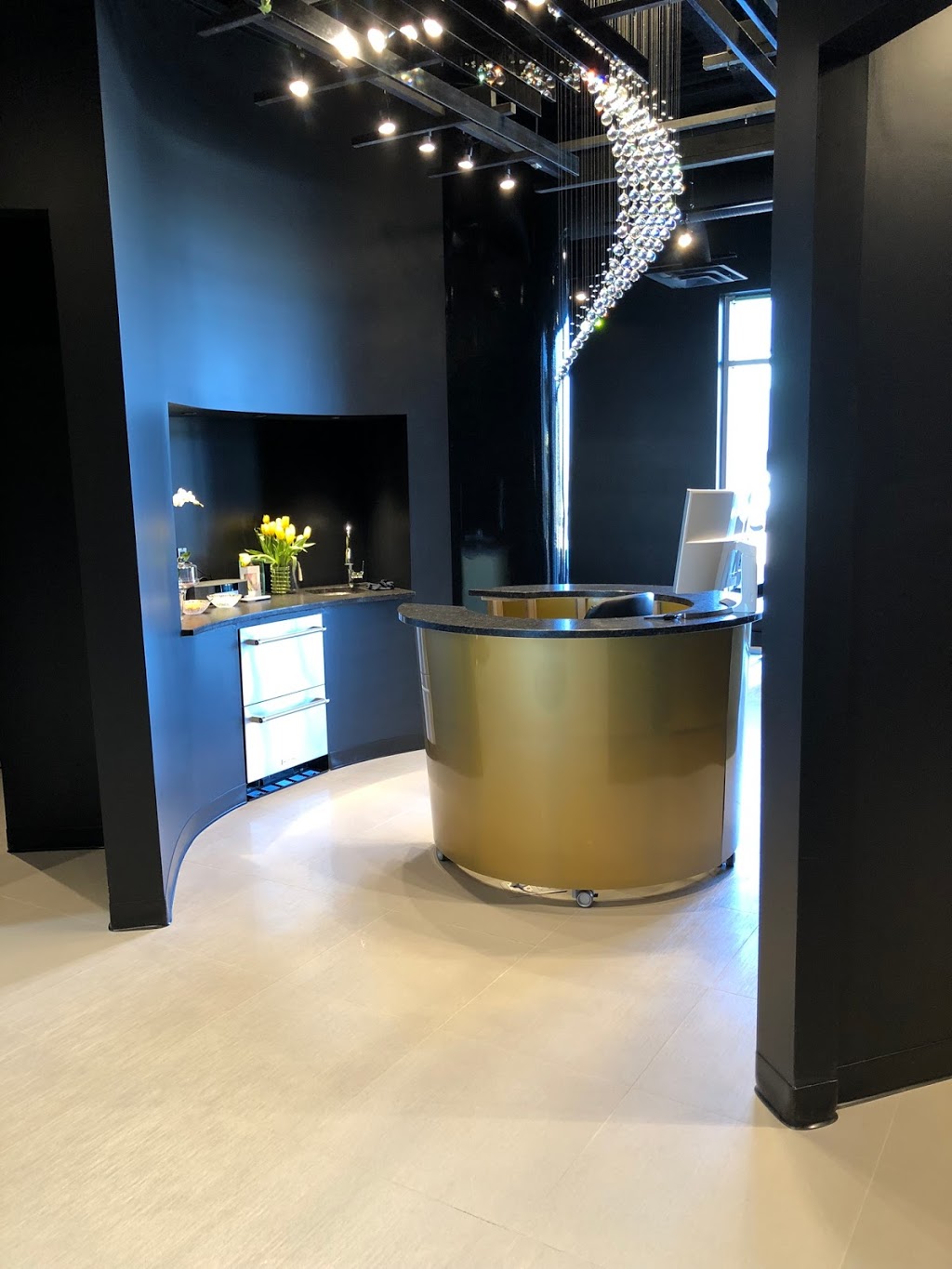 MAVN HAIR INC. | 3510 Allan Dr SW, Edmonton, AB T6W 3G9, Canada | Phone: (780) 757-8556