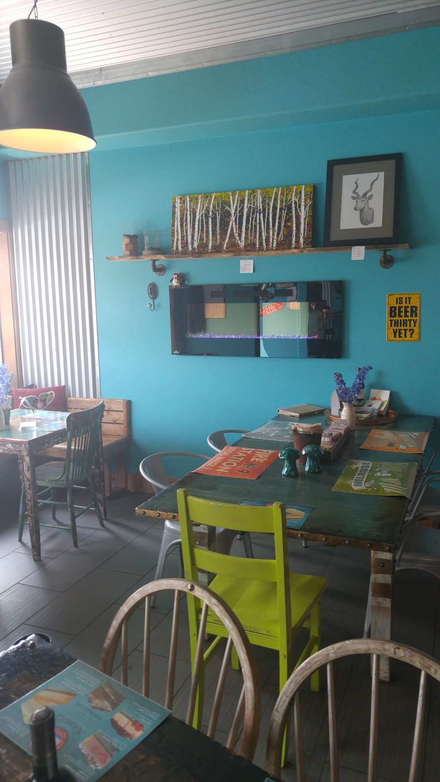 Sues Teas & Treasures | 4820 50 Ave, Redwater, AB T0A 2W0, Canada | Phone: (780) 942-2877