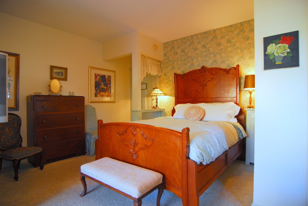 Trutch Manor | 621 Trutch St, Victoria, BC V8V 4C3, Canada | Phone: (877) 900-8877
