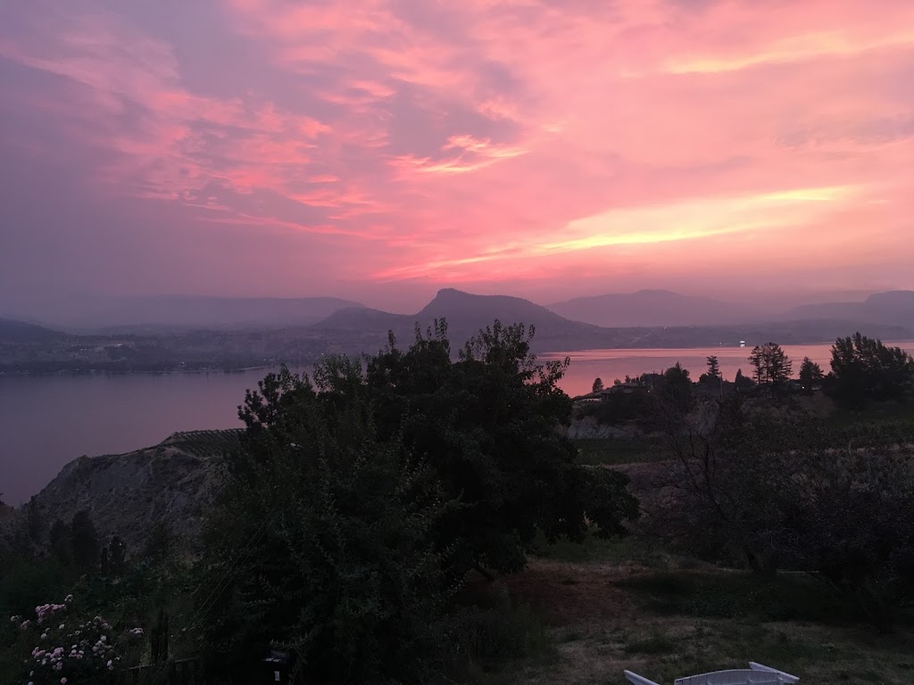 Village Motel | 244 Robinson Ave, Naramata, BC V0H 1N0, Canada | Phone: (250) 496-5535