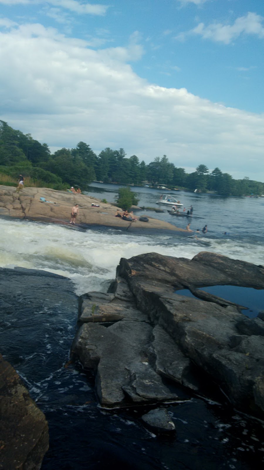 Whites Falls Marina & Construction | 134 Old Mill Rd, Port Severn, ON L0K 1S0, Canada | Phone: (705) 756-2525