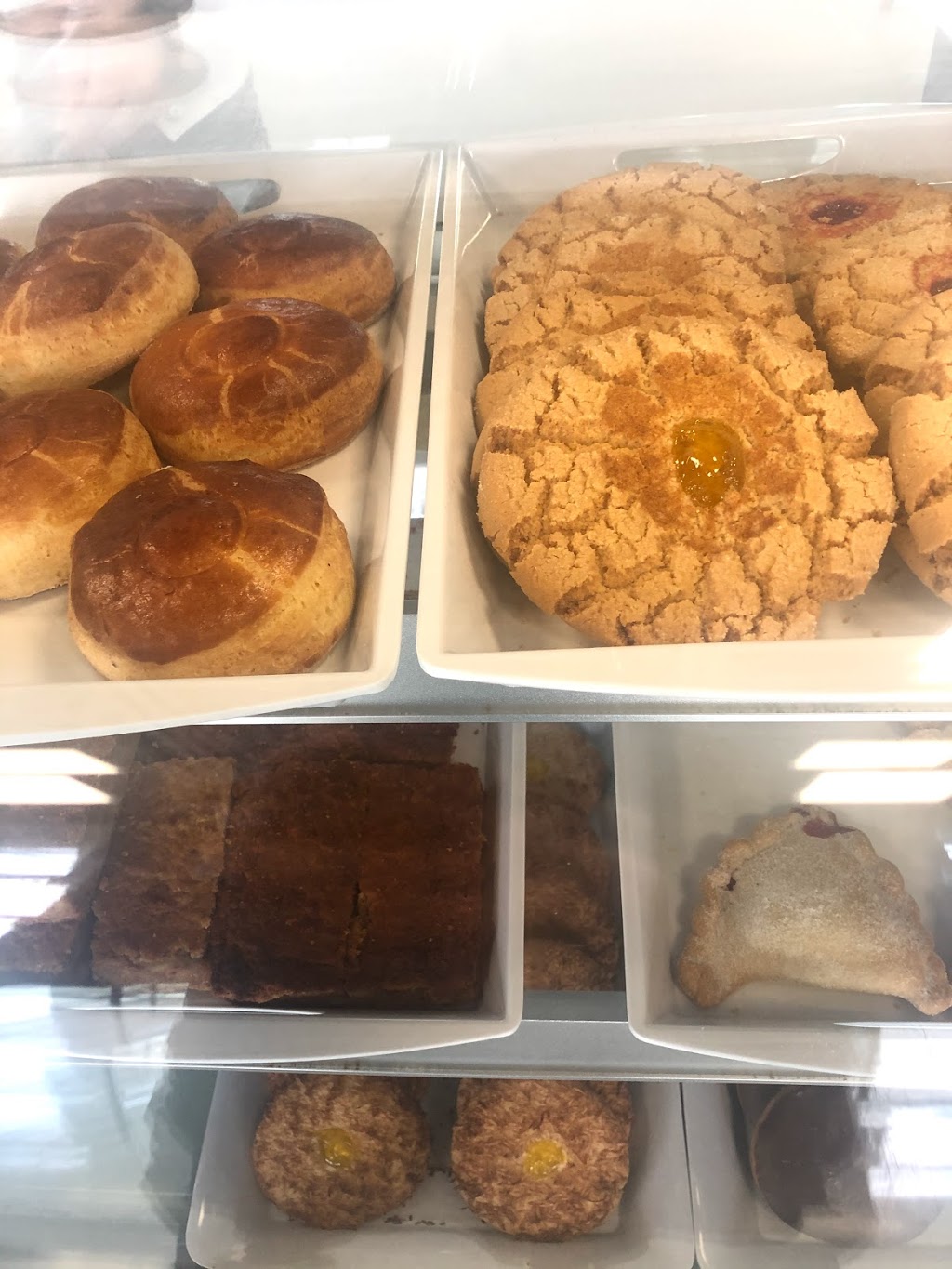 Seventy-Seven Bakery | 120 Erie St S, Leamington, ON N8H 3B6, Canada | Phone: (519) 326-0999