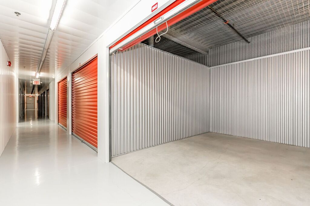 Zoom Zoom Storage | 337 John St, Thornhill, ON L3T 5W5, Canada | Phone: (905) 482-1821