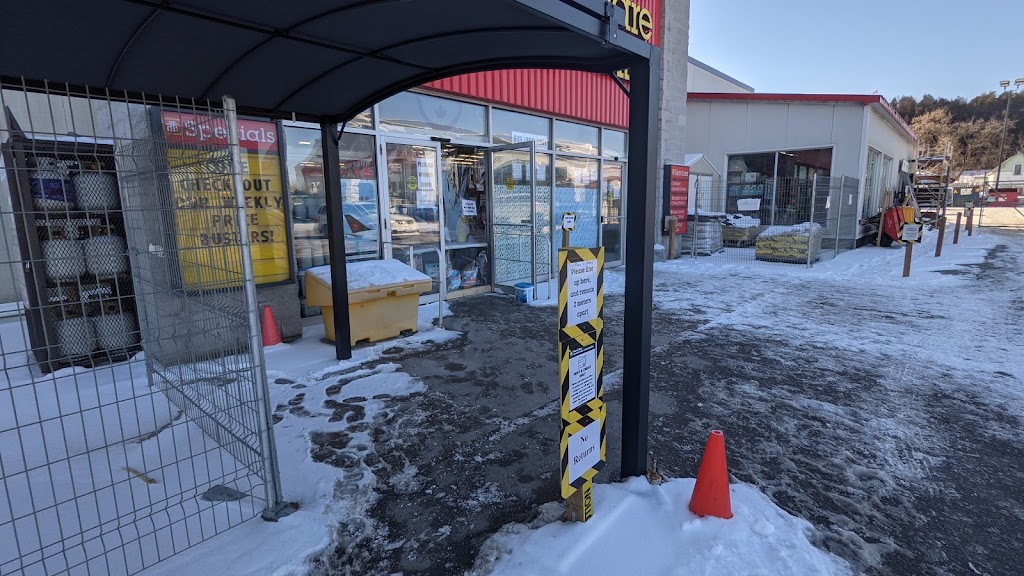 Trenton Home Hardware Building Centre | 224 Front St, Trenton, ON K8V 4P2, Canada | Phone: (613) 392-2801
