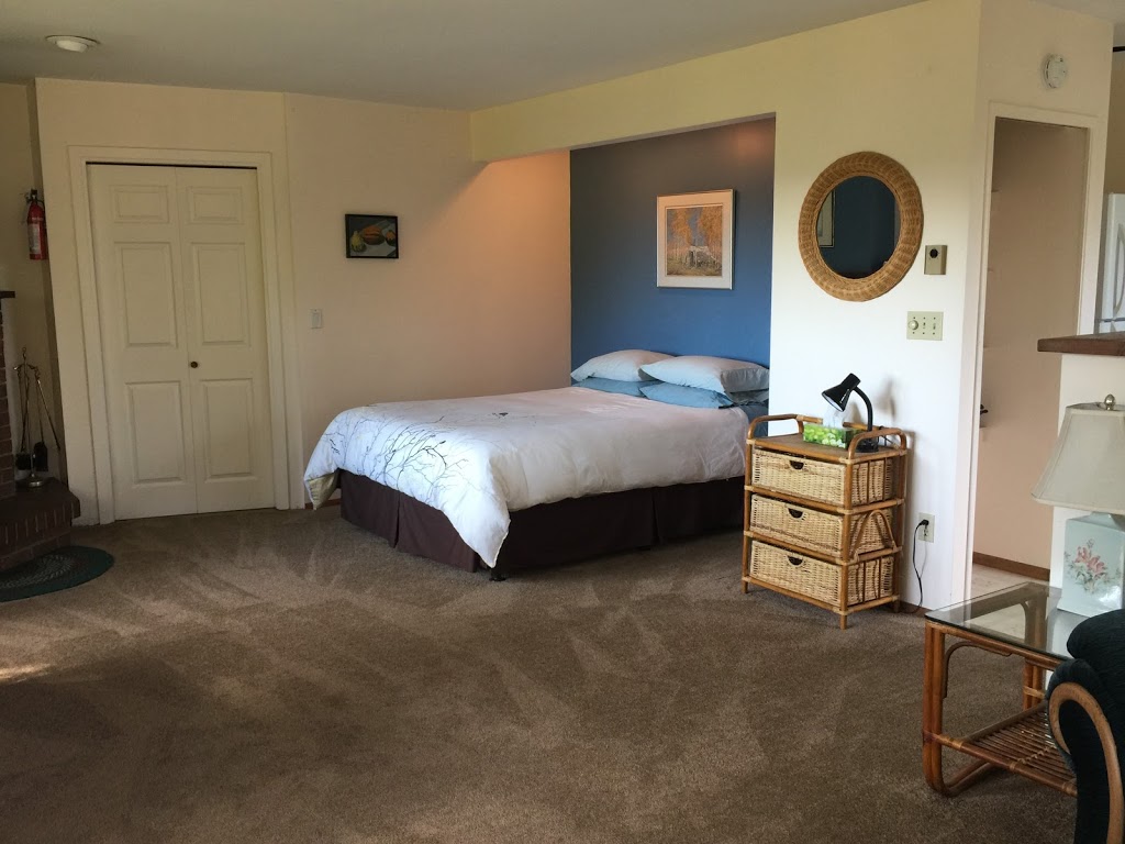 Driftwood Village | 205 Bluff Rd, Galiano Island, BC V0N 1P0, Canada | Phone: (250) 539-5457