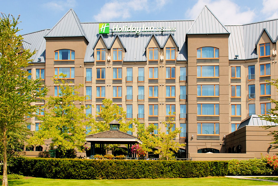 Holiday Inn & Suites North Vancouver | 700 Old Lillooet Rd, North Vancouver, BC V7J 2H5, Canada | Phone: (604) 985-3111