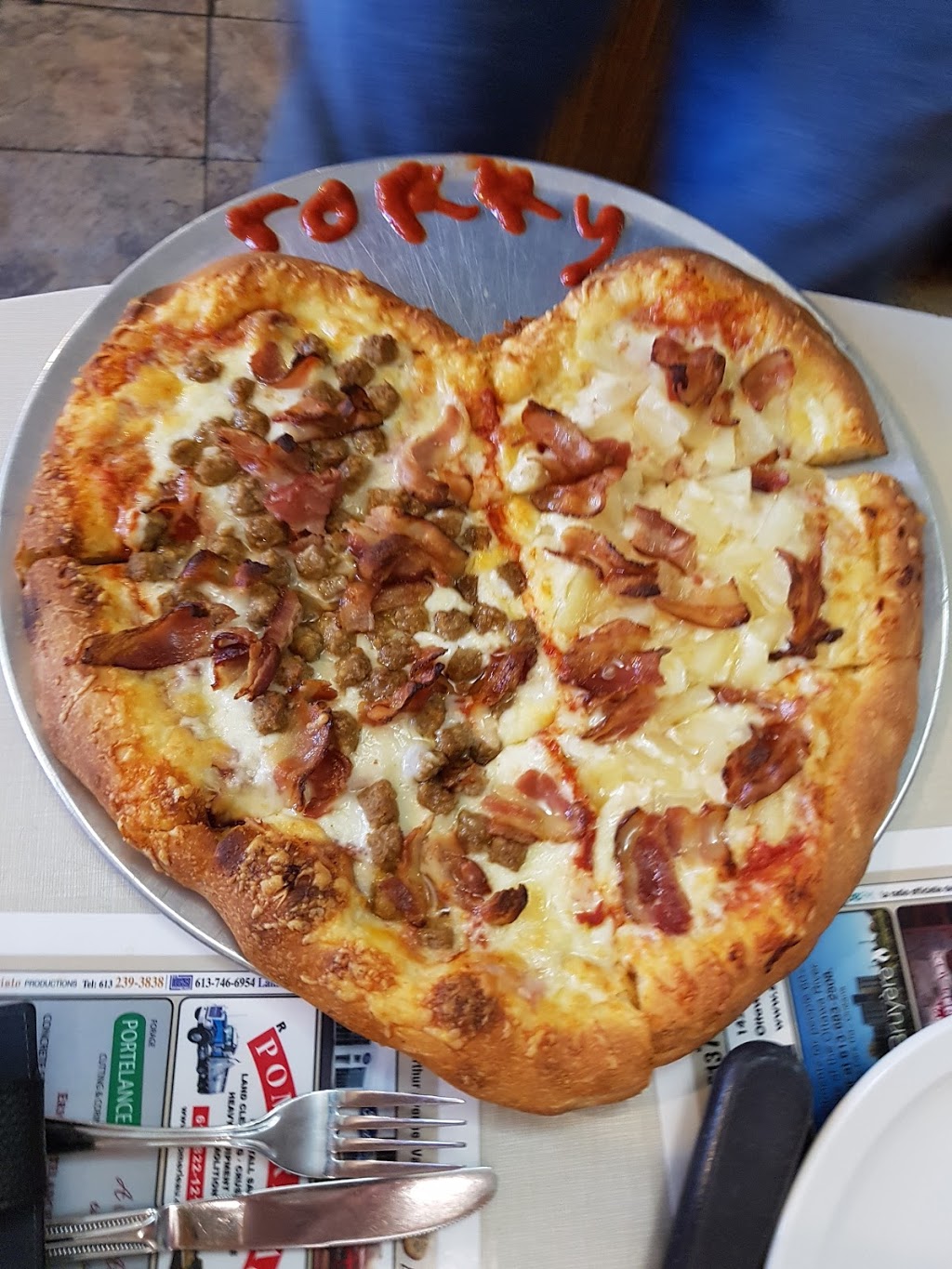 Louis Pizza | 181 McArthur Ave, Vanier, ON K1L 6P9, Canada | Phone: (613) 741-0724