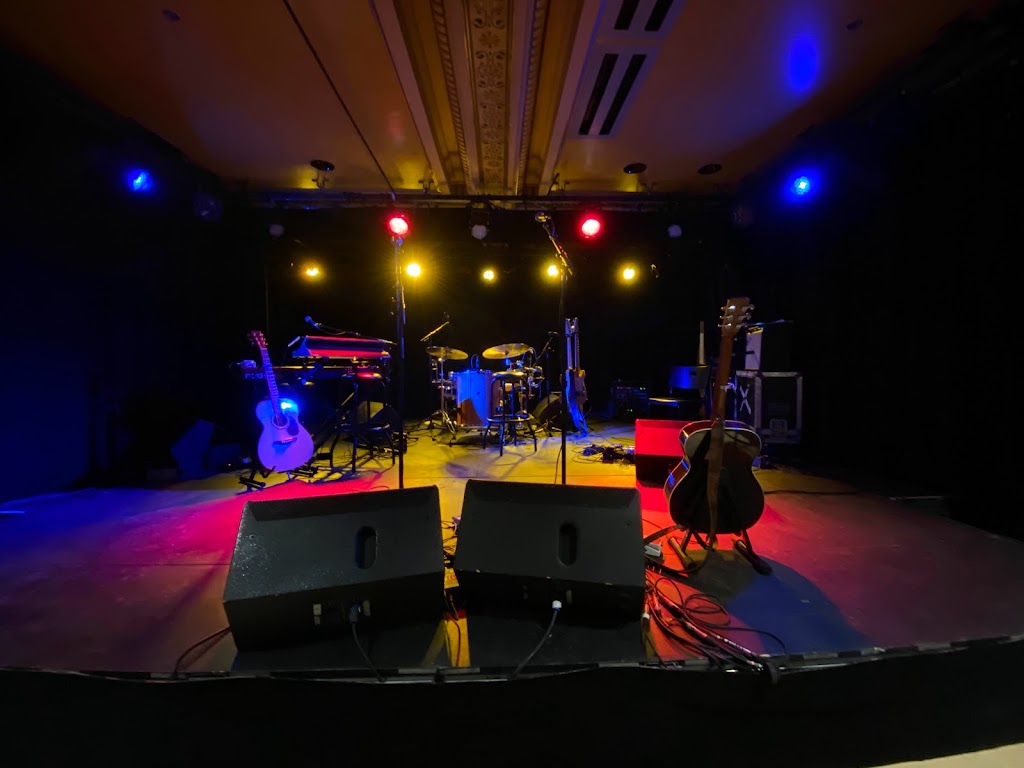 Outremont Theatre | 1248 avenue Bernard Ouest, Outremont, QC H2V 1V6, Canada | Phone: (514) 495-9944