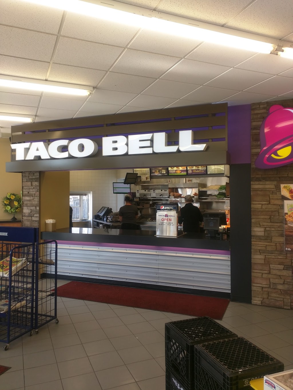 Taco Bell | TaylorS Convenience Store, 1644 Dufferin Ave, Wallaceburg, ON N8A 2X2, Canada | Phone: (519) 627-8593