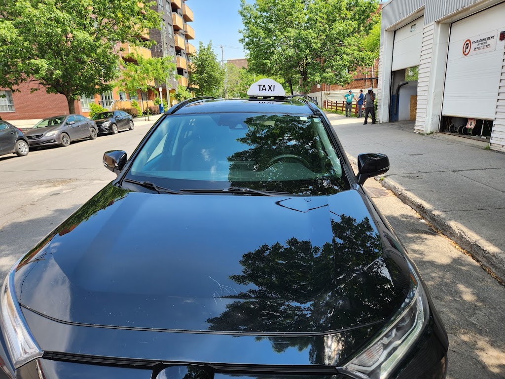 Taxi Lavaltrie Service | 400 R. Georges-Estu, Lavaltrie, QC J5T 0J8, Canada | Phone: (438) 938-3193