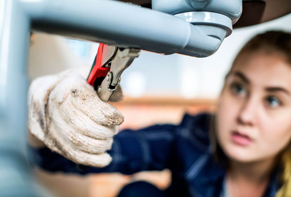 Hennings Plumbing & Heating | 411 Obed Ave, Victoria, BC V9A 1K6, Canada | Phone: (250) 389-2929