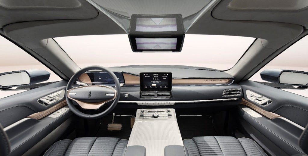 Pearson Airport Limo & Taxi Service | 3077 Swansea Dr, Oakville, ON L6L 6H7, Canada | Phone: (877) 335-5304