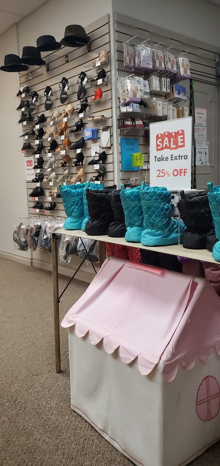 Mirenas Fashions | 2219 Dunwin Dr, Mississauga, ON L5L 1X1, Canada | Phone: (905) 608-1800