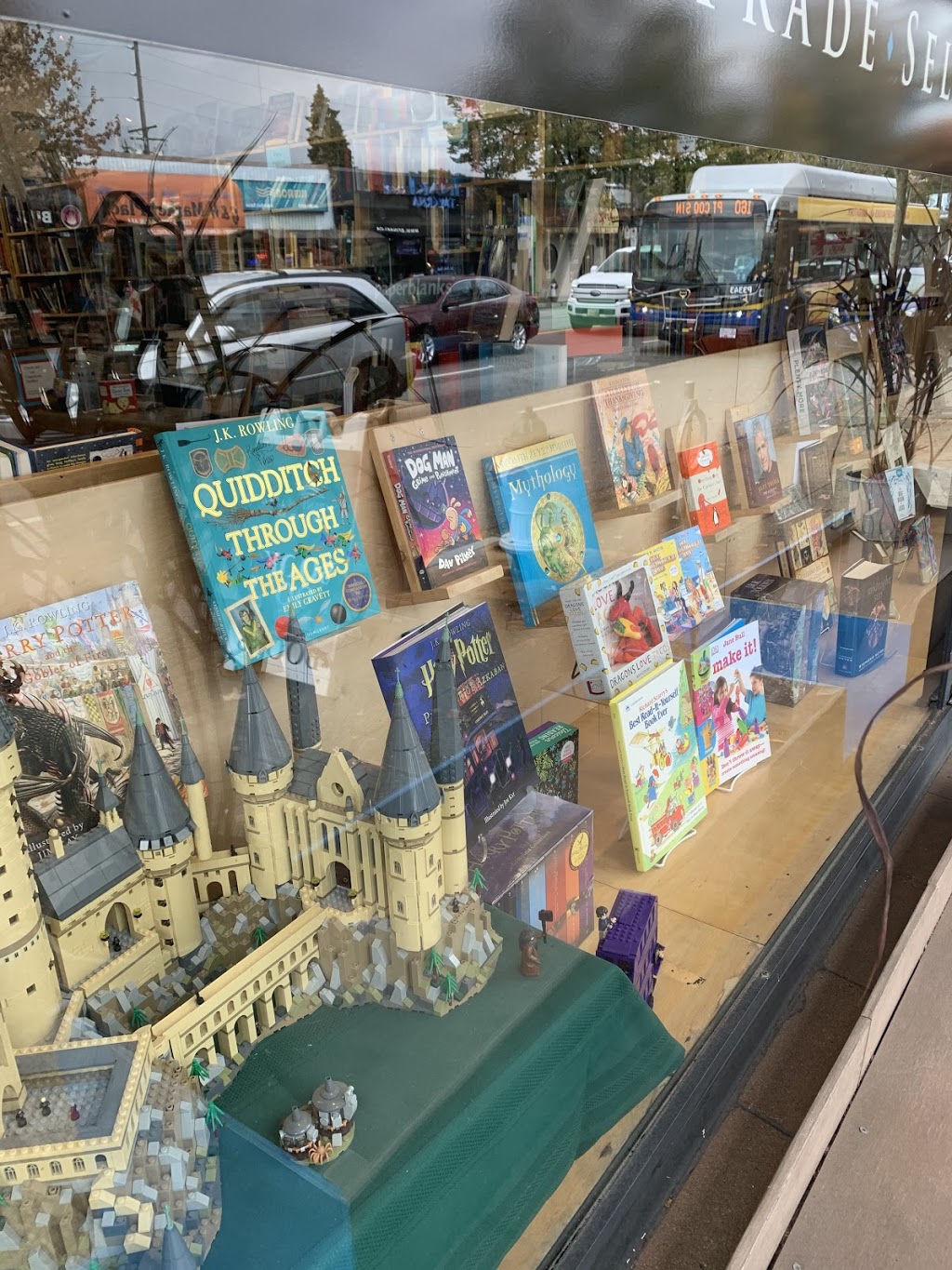 Companion Books | 4094 Hastings St, Burnaby, BC V5C 2H9, Canada | Phone: (604) 293-2665