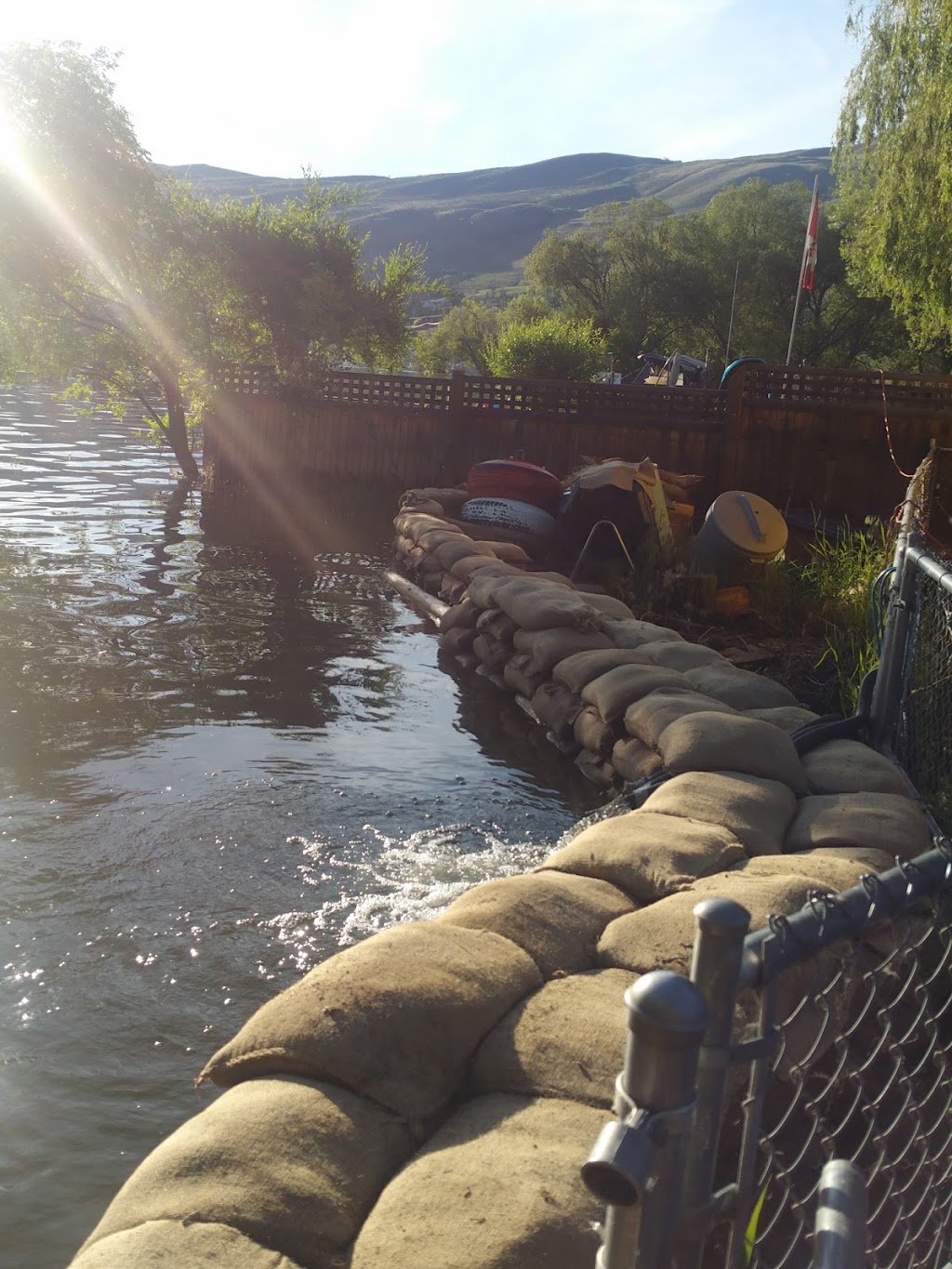 Lakeshore Paradise Bed And Breakfast | 2664 Lakeshore Rd, Vernon, BC V1H 1N1, Canada | Phone: (250) 260-6775