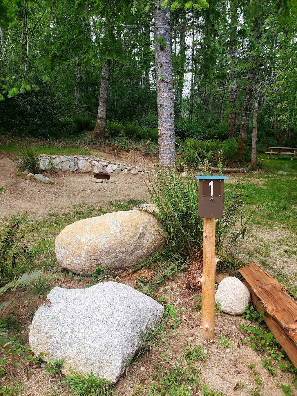 Creekside Crossing Campground | 3004 Weldwood Rd, Powell River, BC V8A 0L4, Canada | Phone: (604) 344-0500