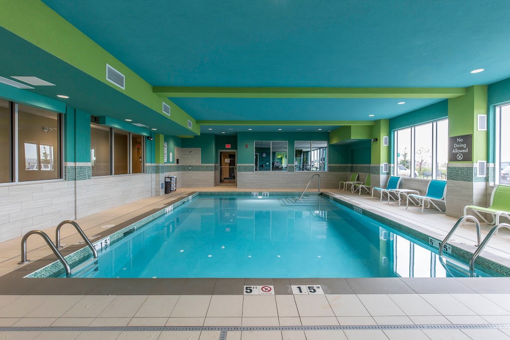 Comfort Inn & Suites Calgary Airport North | 147 Freeport Cres NE, Calgary, AB T3J 0T3, Canada | Phone: (587) 349-7289