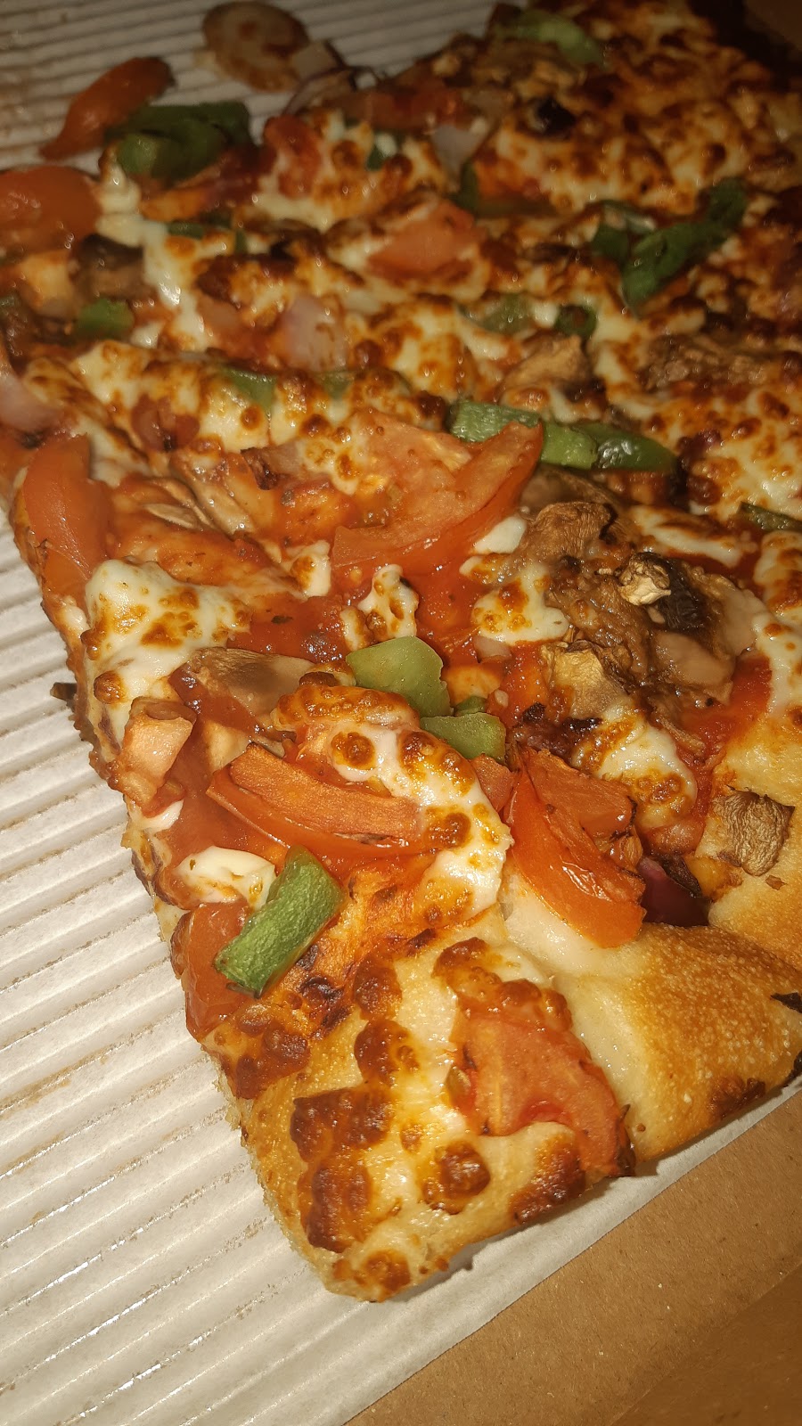 Pizza Hut | 526 Montreal Rd, Vanier, ON K1K 0T9, Canada | Phone: (613) 714-4460