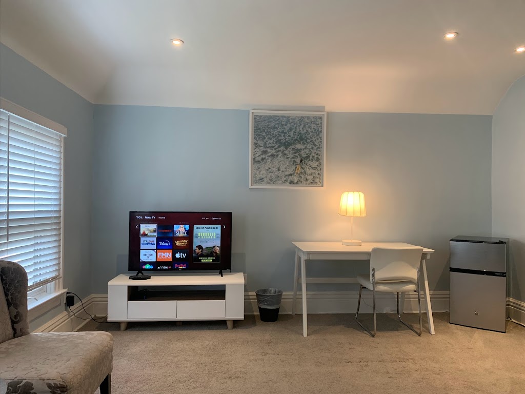 Winnipeg Holiday | 146 Maryland St, Winnipeg, MB R3G 1L2, Canada | Phone: (204) 960-6516