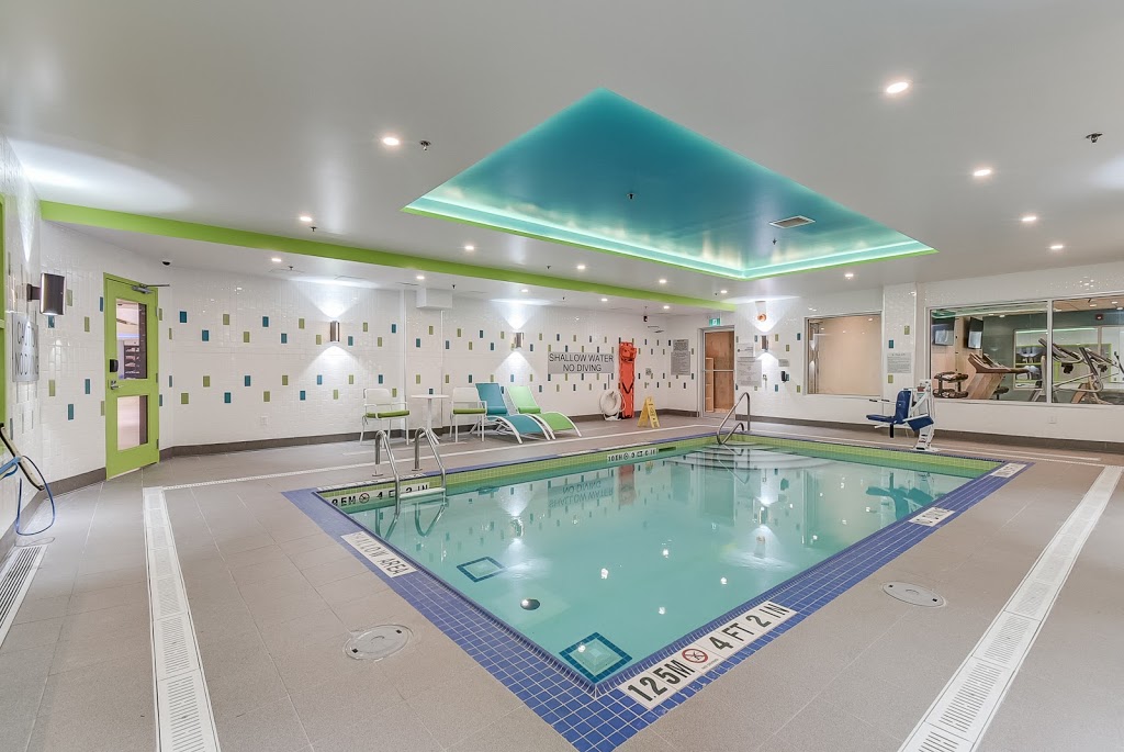 Est Hotel | 1790 Albion Rd, Etobicoke, ON M9V 4J8, Canada | Phone: (416) 747-7676