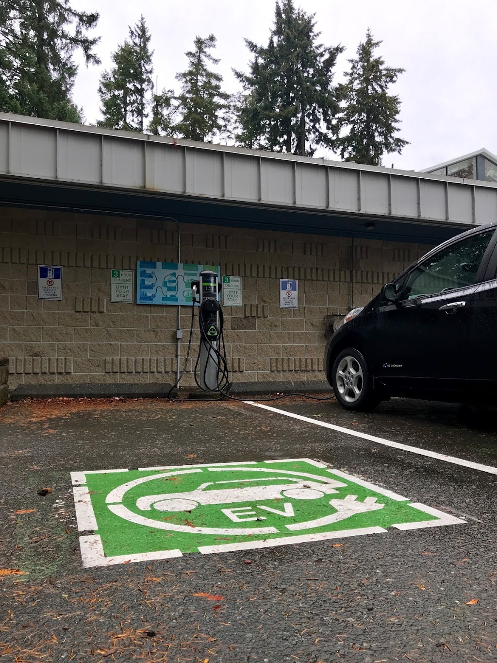 ChargePoint Charging Station | point of interest | 2804 East, Shawnigan Lake Rd, Shawnigan Lake, BC V0R 2W0, Canada | 8887584389 OR +1 888-758-4389