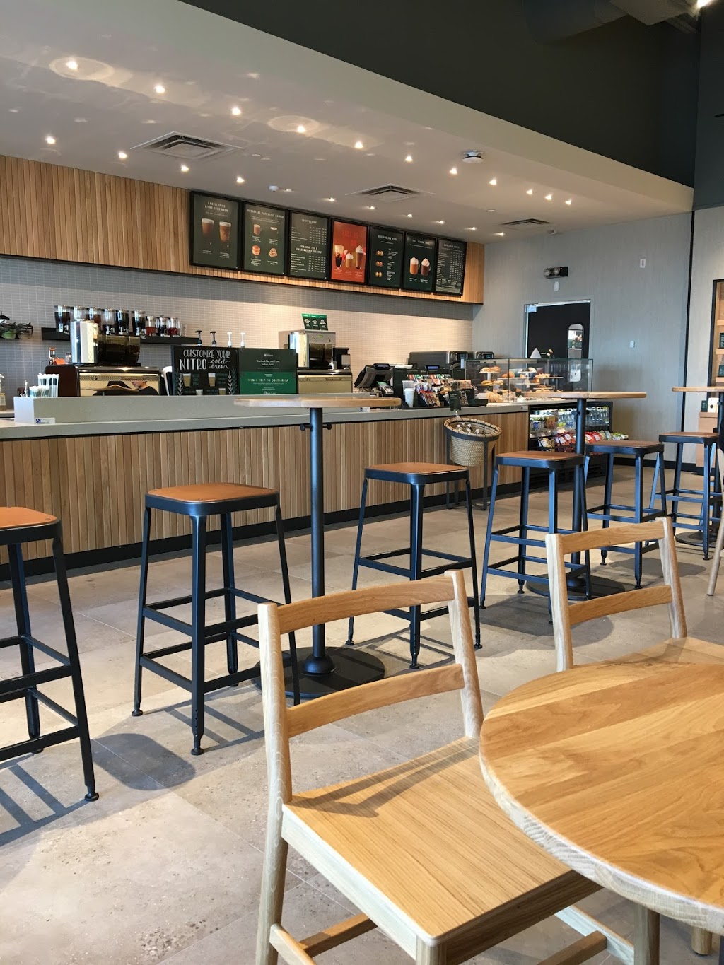 Starbucks | 6795 Airport Rd A2, Mississauga, ON L4V 1E6, Canada | Phone: (437) 246-3782