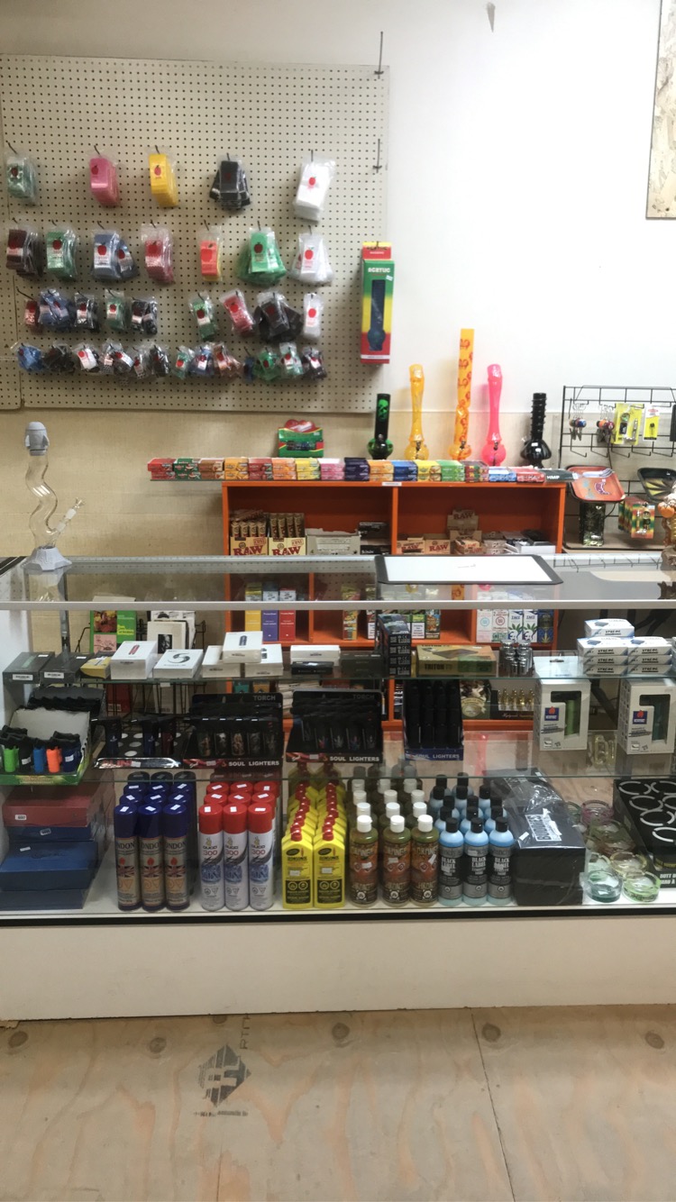 Pot Country Bongs | Lot 40/41, Hodgson, MB R0C 1N0, Canada | Phone: (204) 372-6927