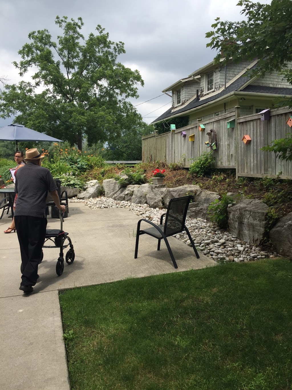 Willoughby Manor Retirement Residence | 3584 Bridgewater St, Niagara Falls, ON L2G 6H1, Canada | Phone: (905) 295-6288