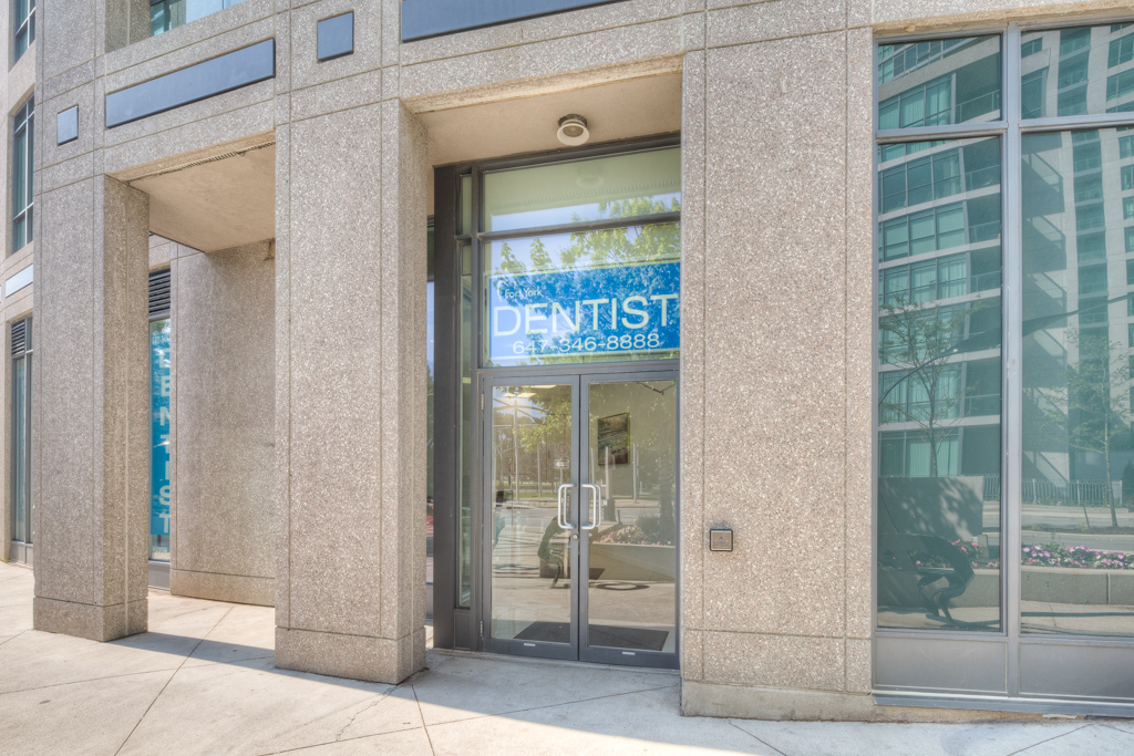 Fort York Dentist Clinic | 219 Fort York Blvd #107, Toronto, ON M5V 1B1, Canada | Phone: (647) 346-8888