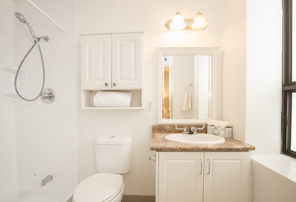 Pine Villa | 1035 Eglinton Ave W, York, ON M6C 2C8, Canada | Phone: (416) 787-4538