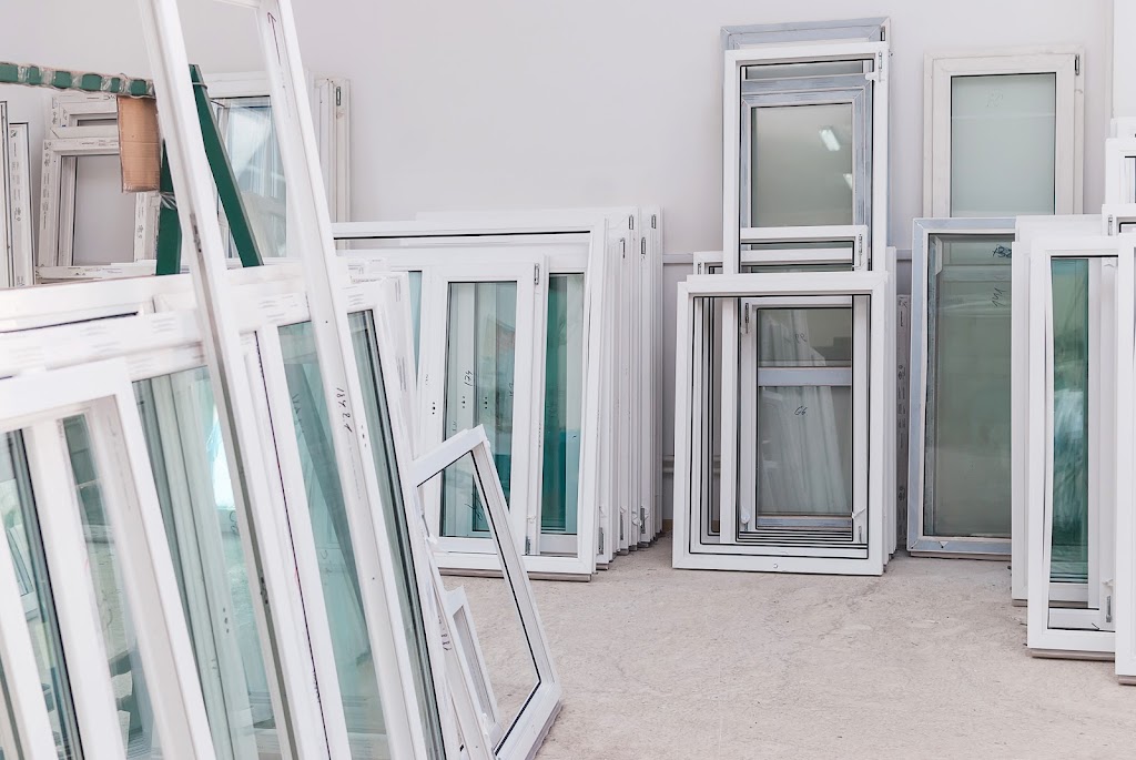 Renaud Allison Installateur de portes et fenêtres | 4 Rue Picard, Warwick, QC J0A 1M0, Canada | Phone: (819) 358-0319