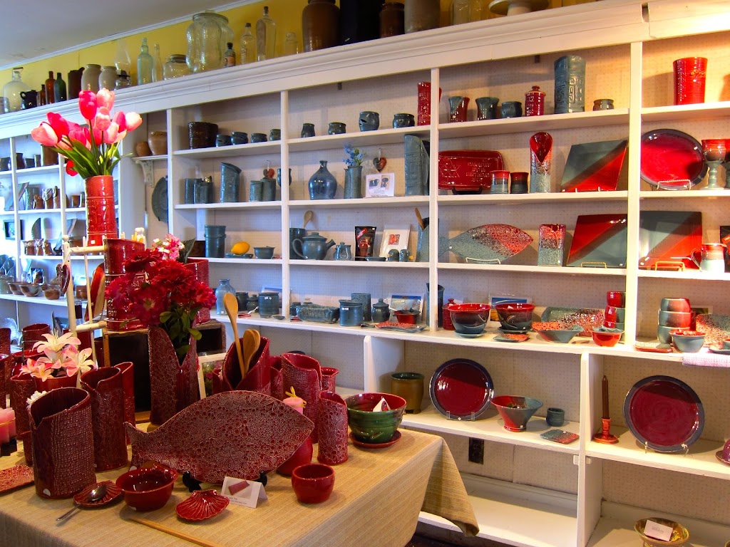 Village Pottery Inc. | 10567 PE-6, New London, PE C0A 1M0, Canada | Phone: (902) 886-2473