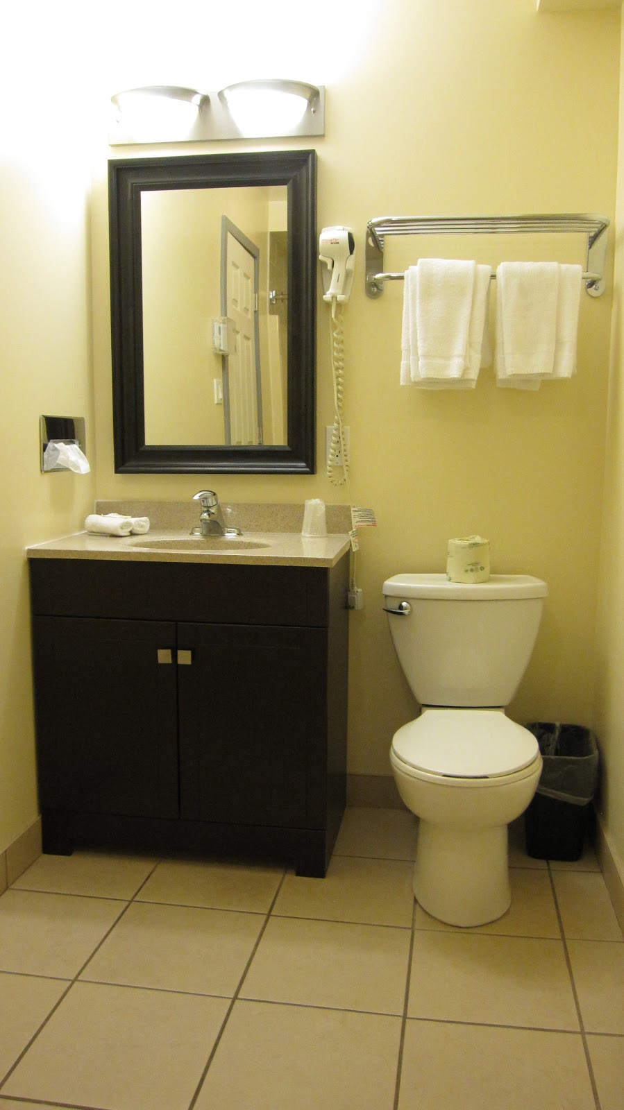 Wellington Inn | 265 Wellington St, Bracebridge, ON P1L 1C1, Canada | Phone: (705) 645-2238