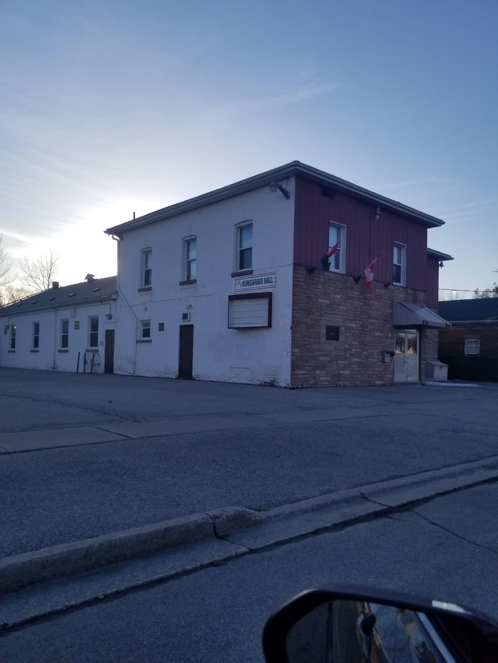 Helpful House Buyers | 98 Alice St, Brantford, ON N3S 5B7, Canada | Phone: (416) 939-1082