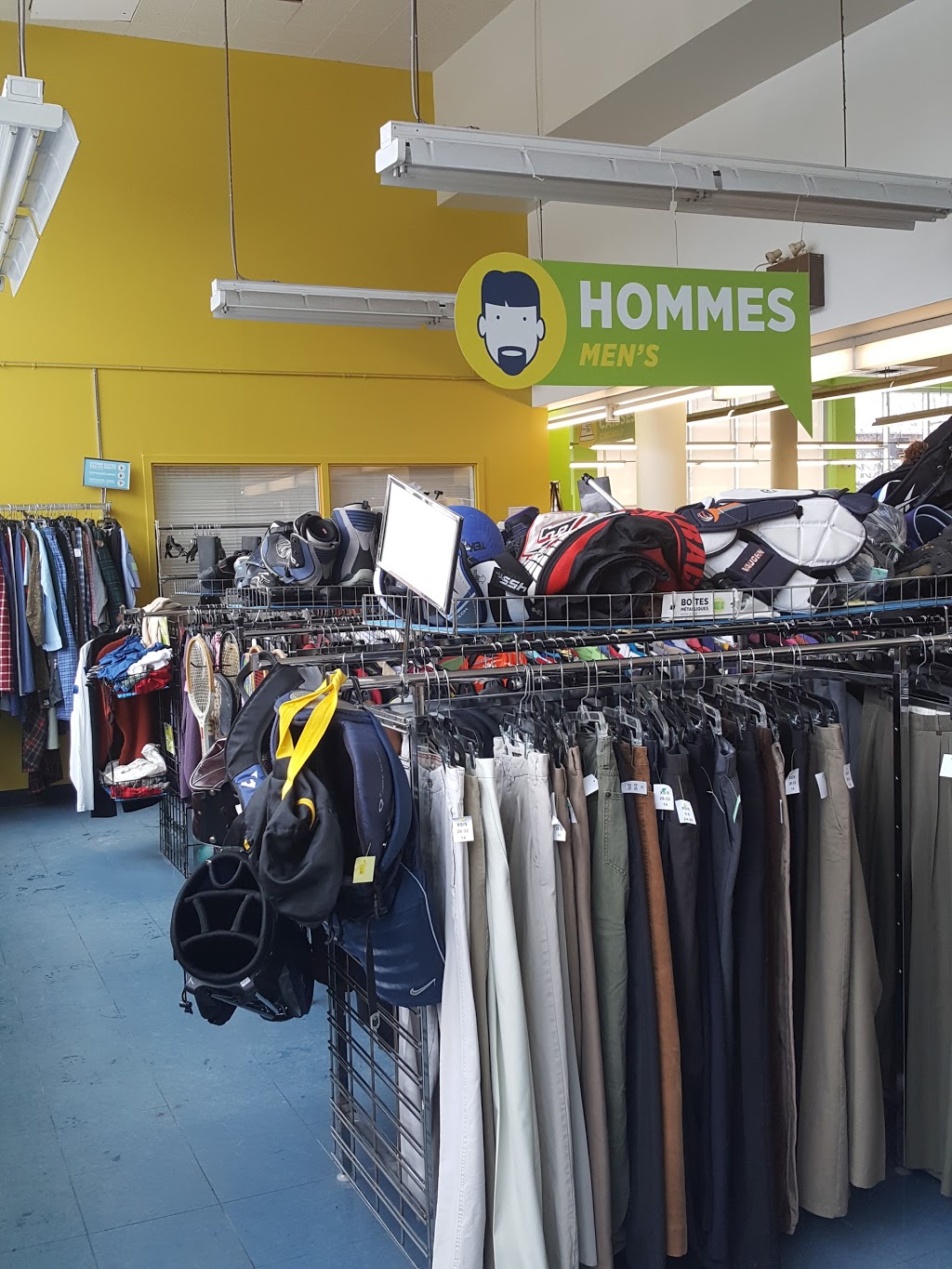 Fripe-Prix Renaissance | 801-803 Boulevard Décarie, Saint-Laurent, QC H4L 3L7, Canada | Phone: (514) 747-2635