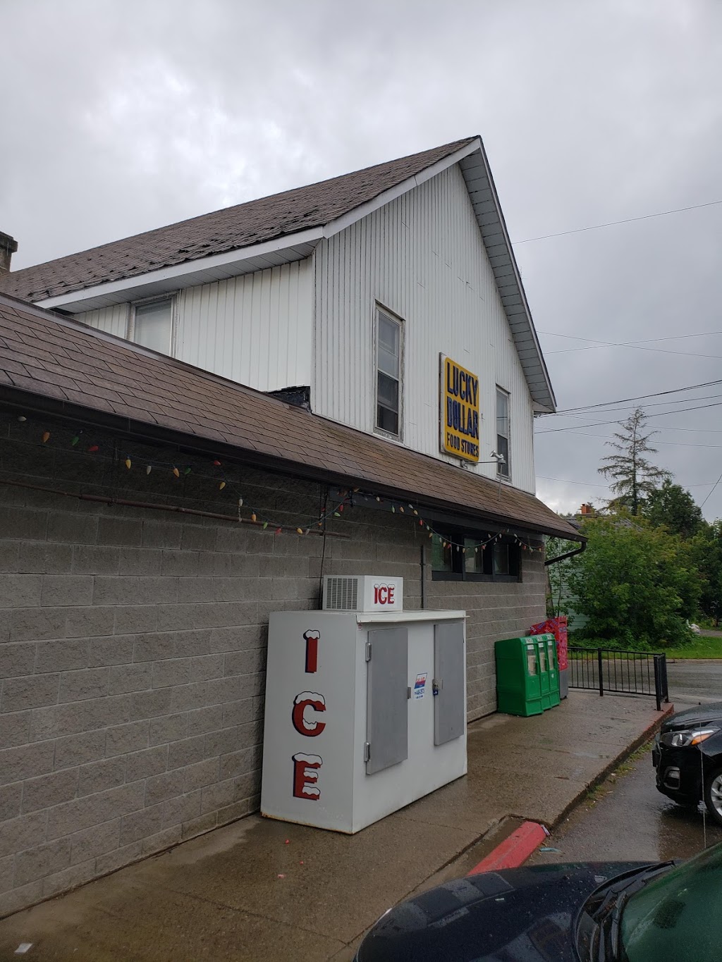 Lucky Dollar Store Ltd | 1025 Mill St, Gooderham, ON K0M 1R0, Canada | Phone: (705) 447-2337