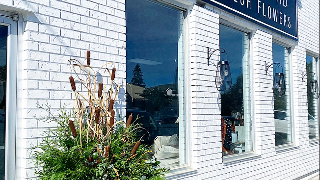Whispering Willows | 114 Centre St N, Sundre, AB T0M 1X0, Canada | Phone: (403) 638-1634