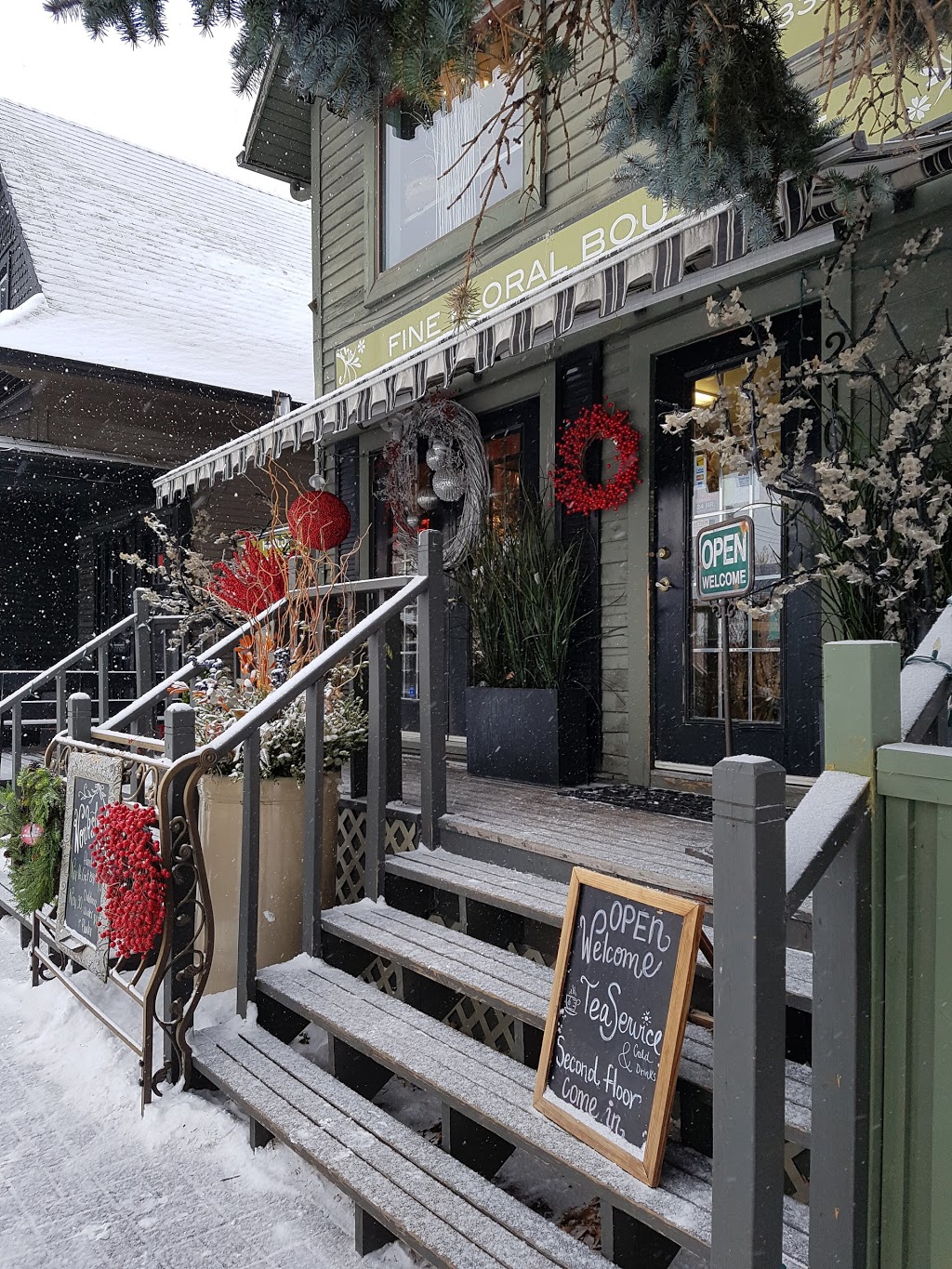 Marlow Floralworks | 2101 4 St SW, Calgary, AB T2S 1W8, Canada | Phone: (403) 228-6335