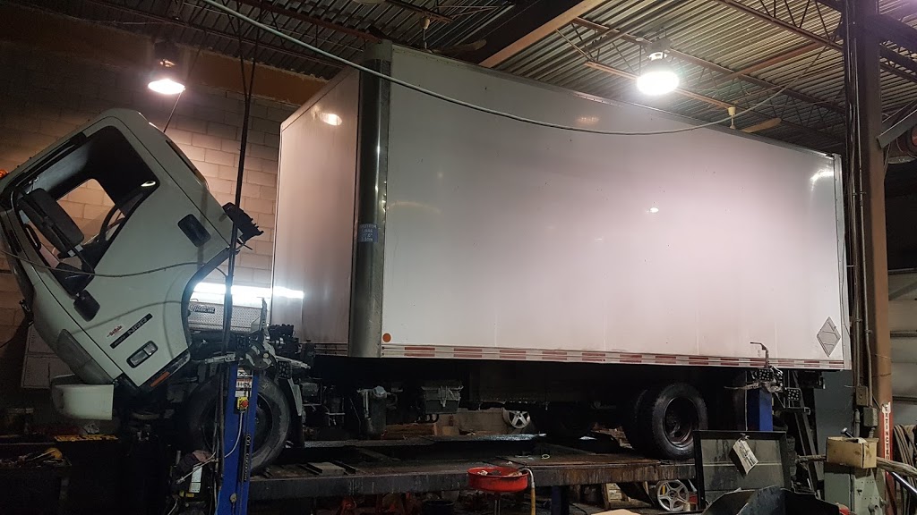 YB CUSTOM- Alignement et Mécanique | 1310 Montée Masson, Laval, QC H7E 4P2, Canada | Phone: (450) 936-3536