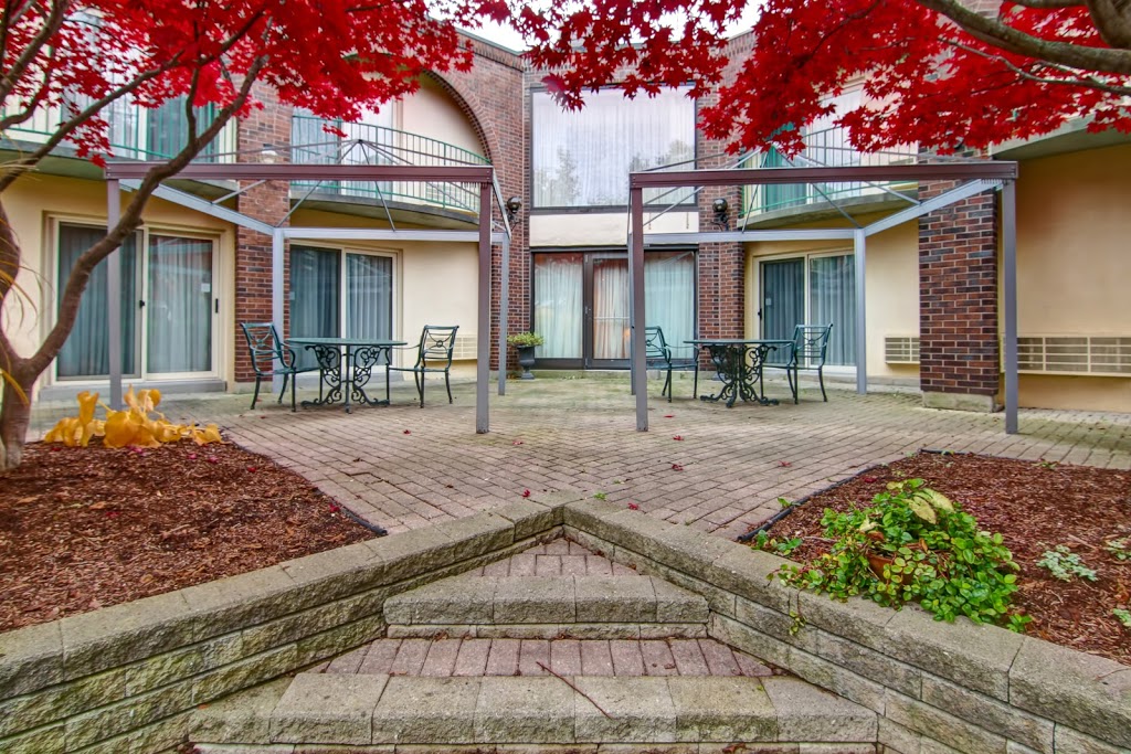 The Inn of Waterloo | 475 King St N, Waterloo, ON N2J 2Z5, Canada | Phone: (519) 804-1130