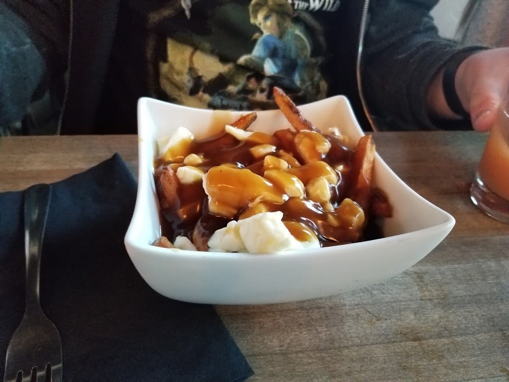 Pub Chienne à Jacques | 625 Boulevard Curé-Labelle #2, Blainville, QC J7C 2J1, Canada | Phone: (450) 508-7888