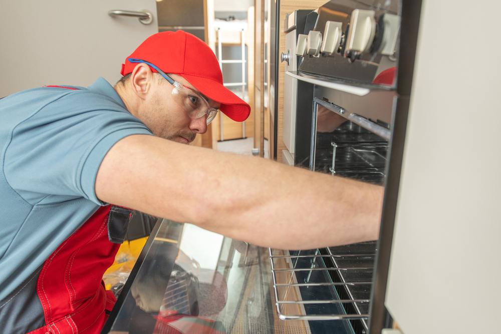 Service Department at Guarantee RV Centre | 34 Commercial Dr, Calgary, AB T3Z 2A7, Canada | Phone: (403) 273-1000