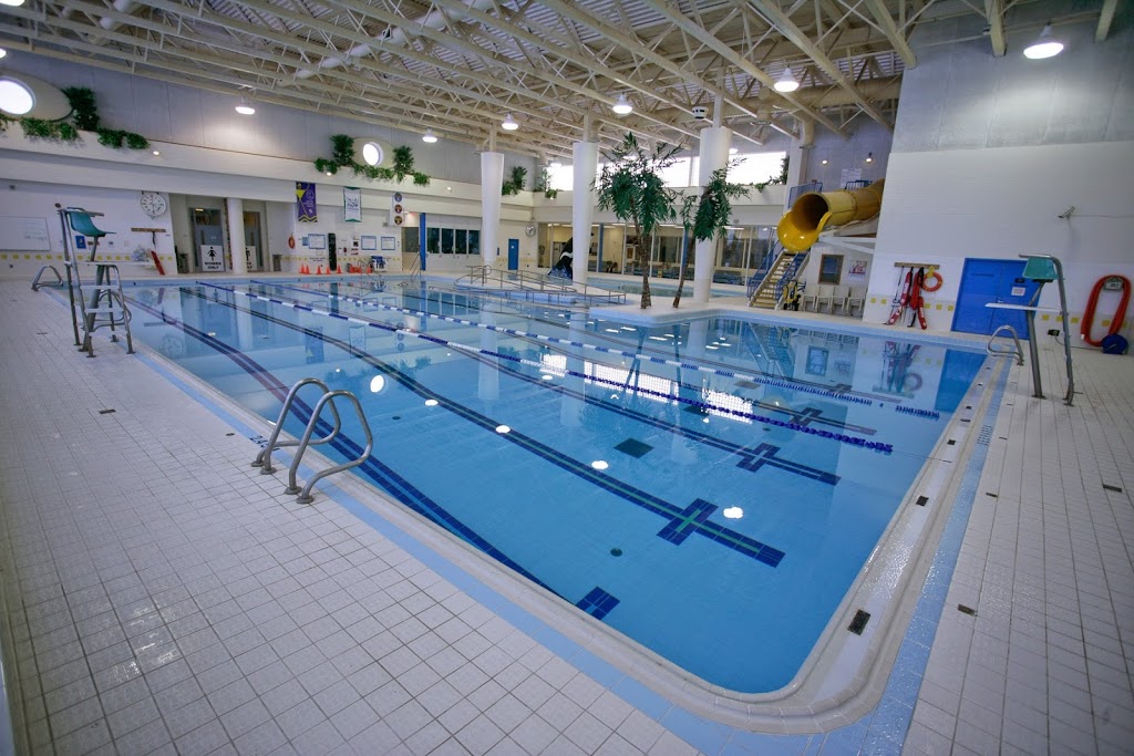 Bayview Hill Community Centre & Pool - 114 Spadina Rd, Richmond Hill ...