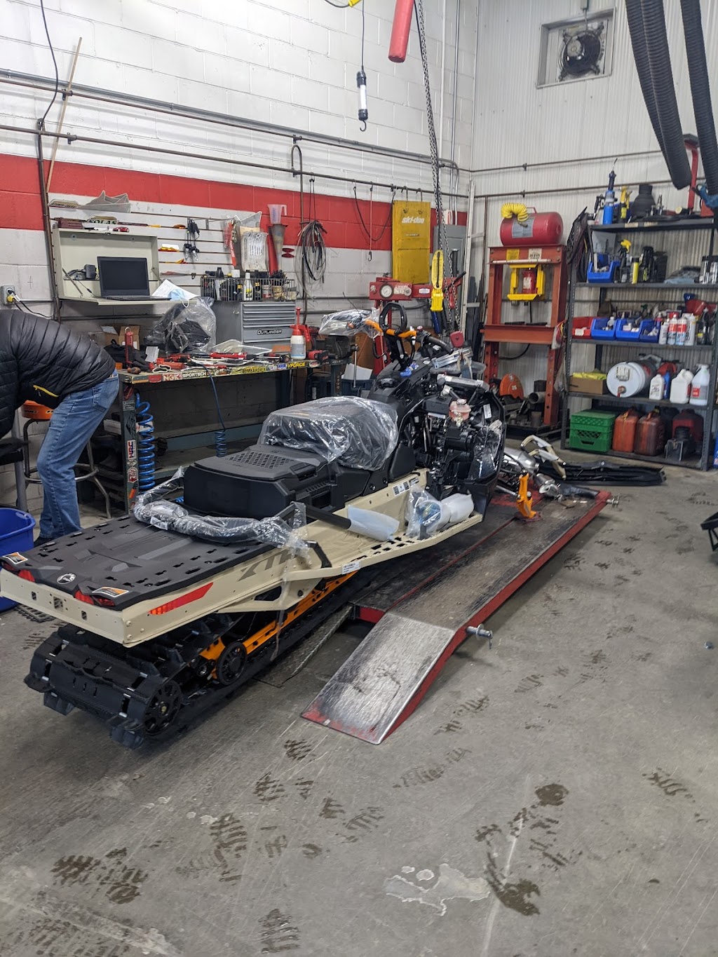 Uxbridge Motorsports Marine Service department | 3 Douglas Rd, Uxbridge, ON L9P 1S9, Canada | Phone: (905) 852-5884