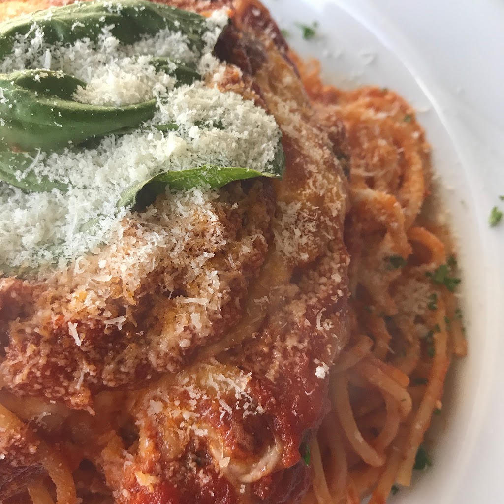 Alfredos Ristorante | 1 Church St, Keswick, ON L4P 3E9, Canada | Phone: (905) 476-3030
